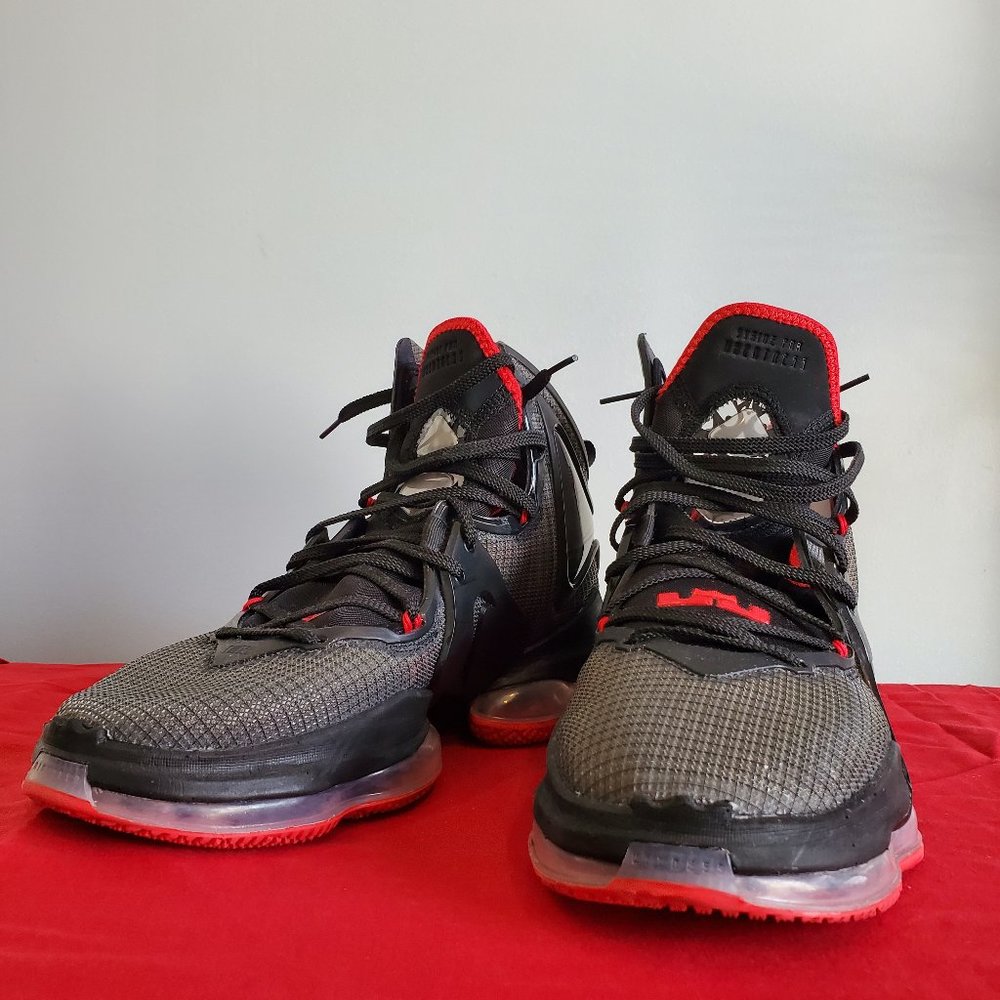 Nike LeBron 19 “Kings Castle” Bred